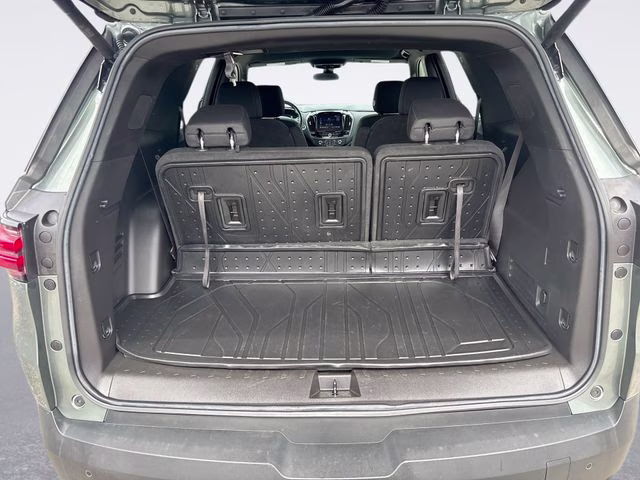 2022 Silver Sage Chevrolet Traverse LT AWD SUV