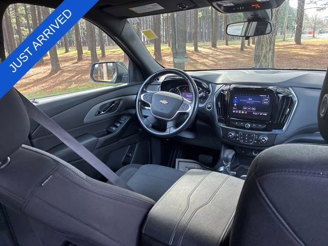 2022 Silver Sage Chevrolet Traverse LT AWD SUV