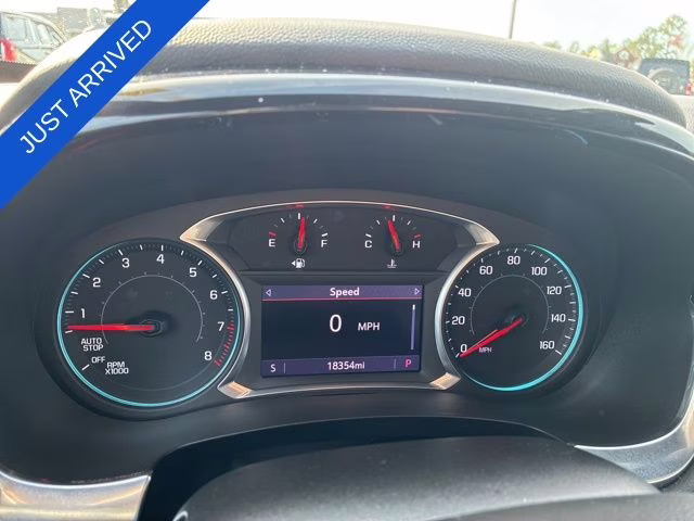 2022 Silver Sage Chevrolet Traverse LT AWD SUV