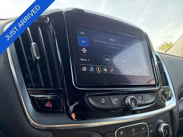 2022 Silver Sage Chevrolet Traverse LT AWD SUV