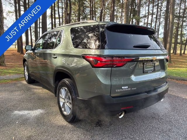 2022 Silver Sage Chevrolet Traverse LT AWD SUV