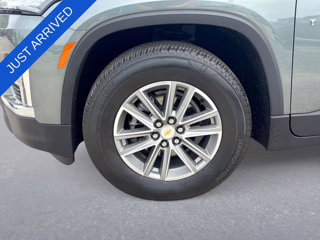 2022 Silver Sage Chevrolet Traverse LT AWD SUV