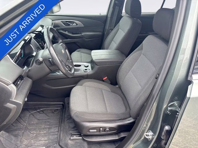 2022 Silver Sage Chevrolet Traverse LT AWD SUV