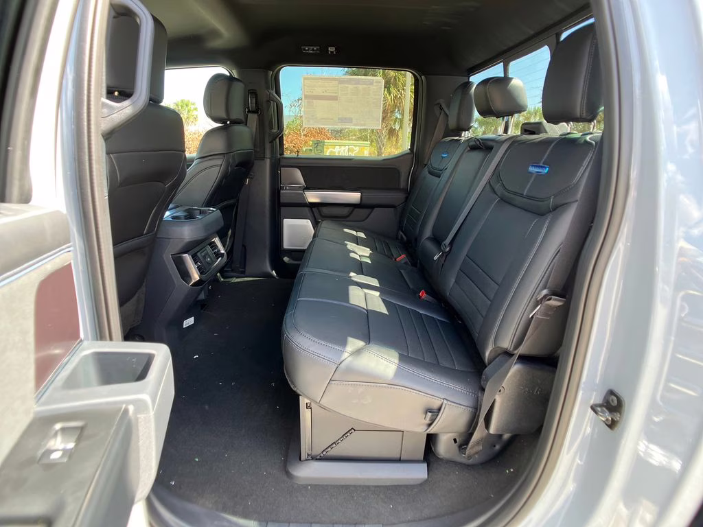 2026 Glacier Gray Metallic TriCoat Ford Super Duty F-350 SRW Platinum 4X4 Truck