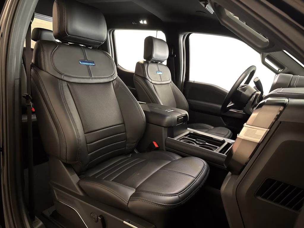 2026 Agate Black Metallic Ford Super Duty F-350 SRW Platinum 4X4 Truck