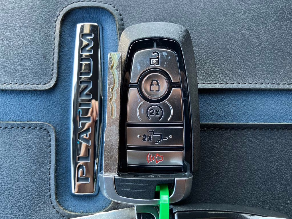 2026 Glacier Gray Metallic TriCoat Ford Super Duty F-350 SRW Platinum 4X4 Truck