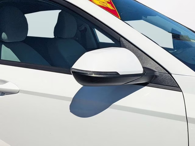 2024 Atlas White Hyundai Kona SEL FWD SUV