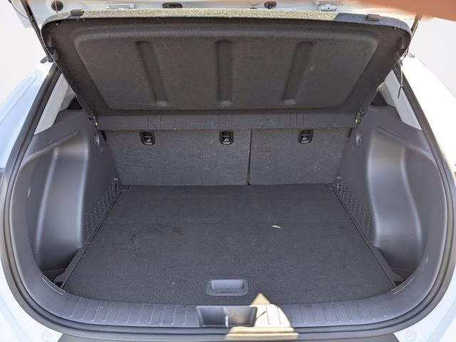 2024 Atlas White Hyundai Kona SEL FWD SUV