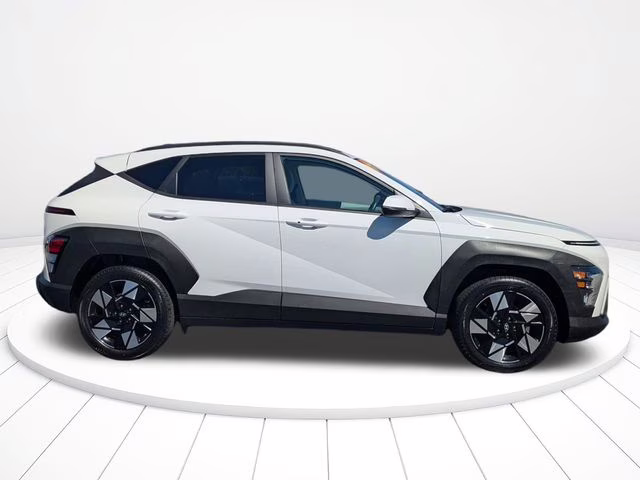 2024 Atlas White Hyundai Kona SEL FWD SUV