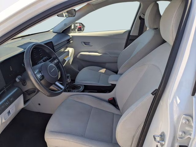 2024 Atlas White Hyundai Kona SEL FWD SUV