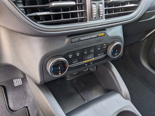 2026 Oxford White Ford Escape Active FWD SUV