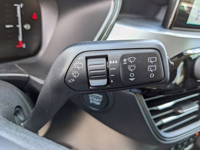 2026 Oxford White Ford Escape Active FWD SUV