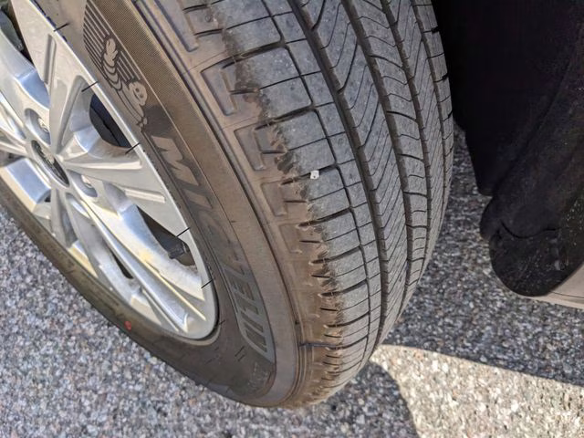 2026 Oxford White Ford Escape Active FWD SUV