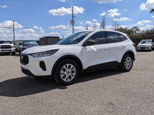 2026 Oxford White Ford Escape Active FWD SUV