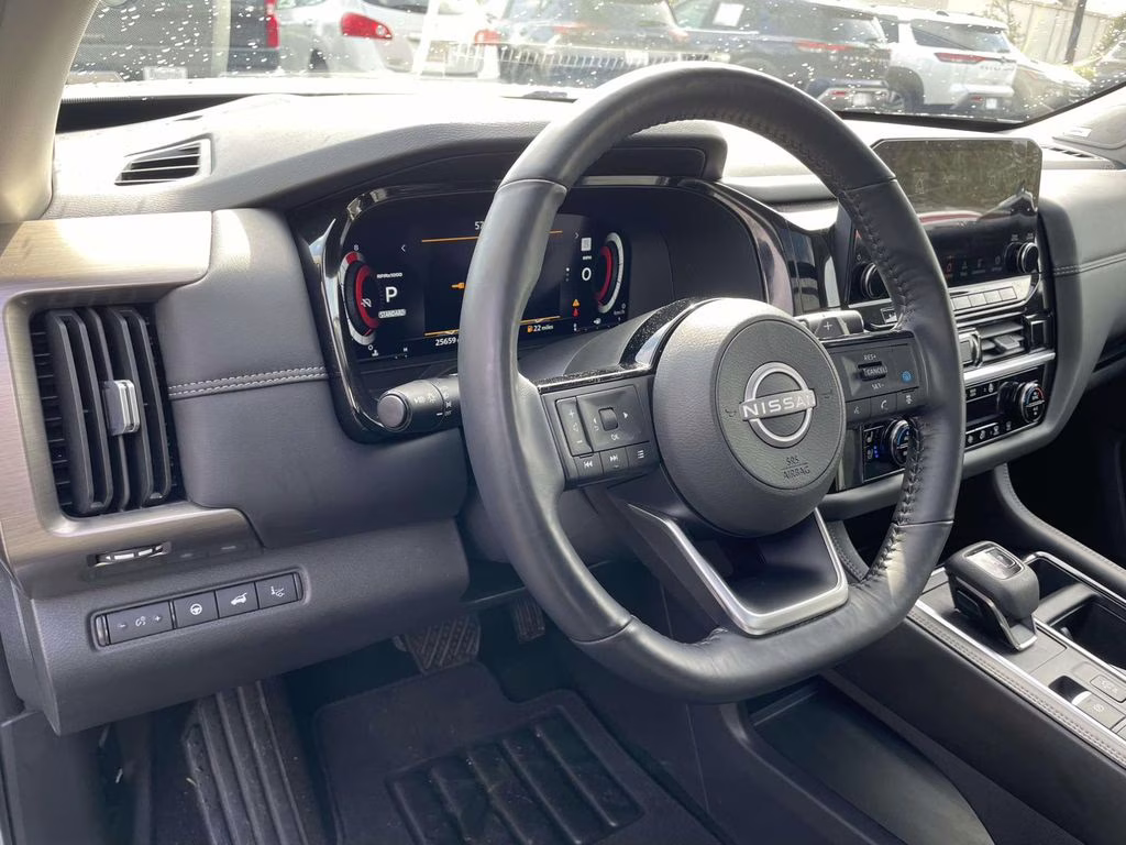 2024 Brilliant Silver Metallic Nissan Pathfinder Platinum FWD SUV