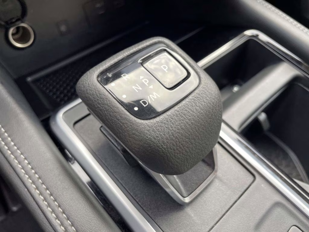 2024 Brilliant Silver Metallic Nissan Pathfinder Platinum FWD SUV