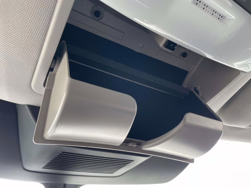 2024 Brilliant Silver Metallic Nissan Pathfinder Platinum FWD SUV