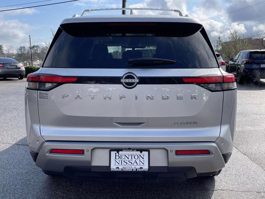 2024 Brilliant Silver Metallic Nissan Pathfinder Platinum FWD SUV