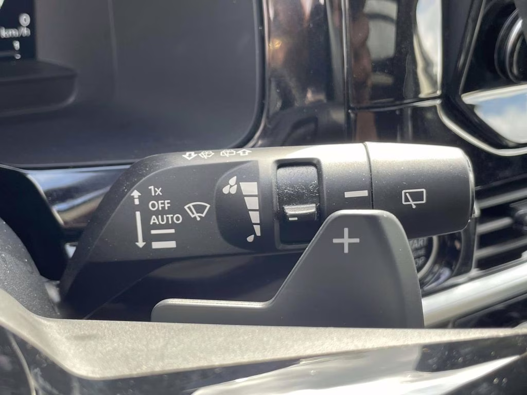 2024 Brilliant Silver Metallic Nissan Pathfinder Platinum FWD SUV