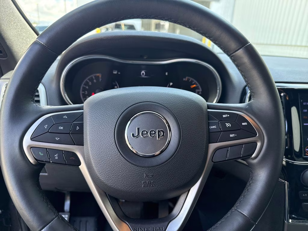 2019 Granite Crystal Metallic Clearcoat Jeep Grand Cherokee Limited RWD SUV