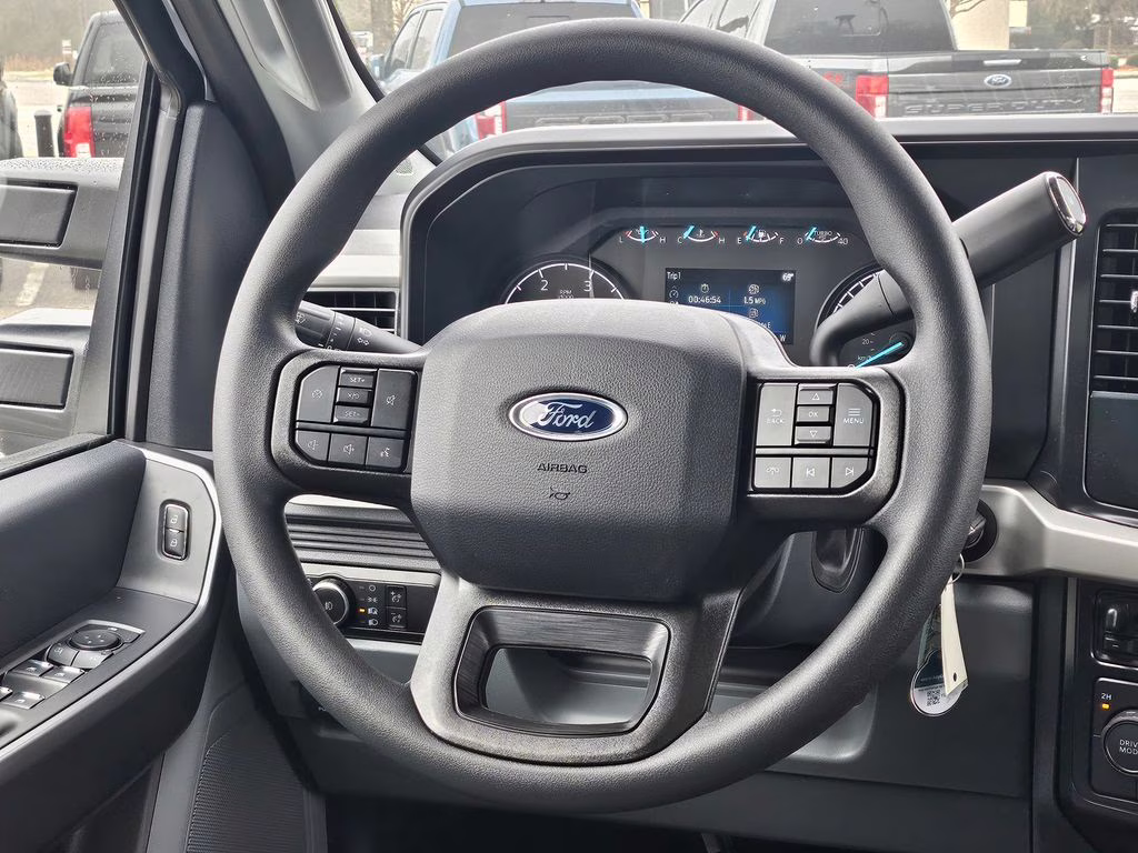 2026 Oxford White Ford Super Duty F-450 DRW XLT 4X4 Truck