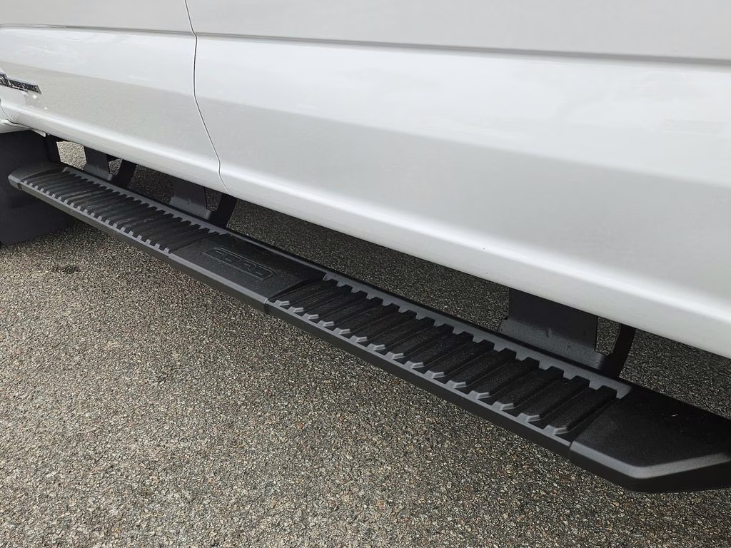 2026 Oxford White Ford Super Duty F-450 DRW XLT 4X4 Truck