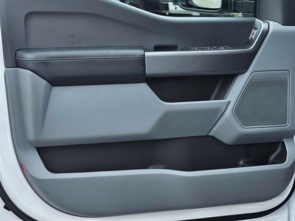 2026 Oxford White Ford Super Duty F-450 DRW XLT 4X4 Truck