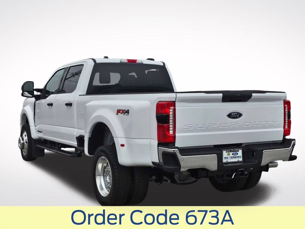 2026 Oxford White Ford Super Duty F-450 DRW XLT 4X4 Truck