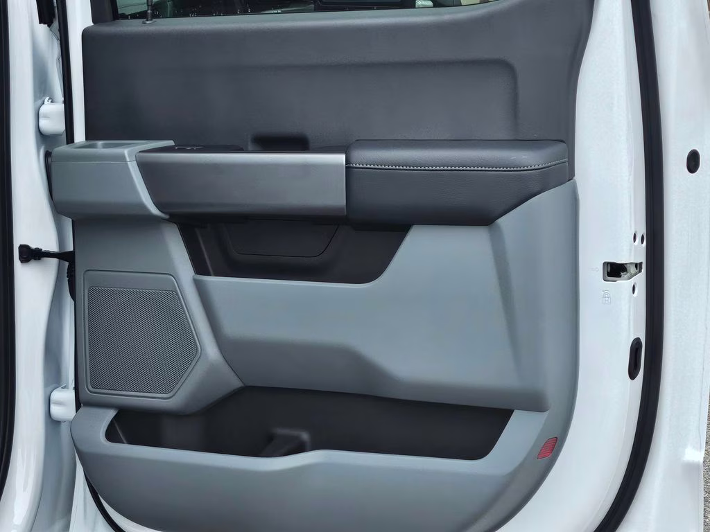 2026 Oxford White Ford Super Duty F-450 DRW XLT 4X4 Truck