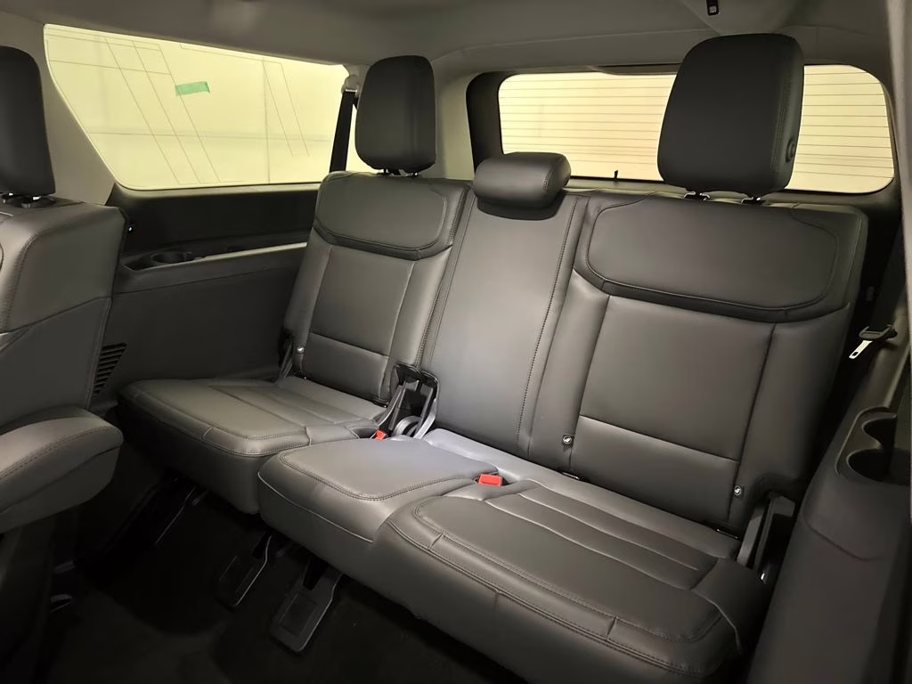 2026 Glacier Gray Metallic Tri-Coat Ford Expedition Max Active RWD SUV