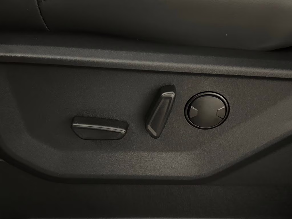 2026 Glacier Gray Metallic Tri-Coat Ford Expedition Max Active RWD SUV