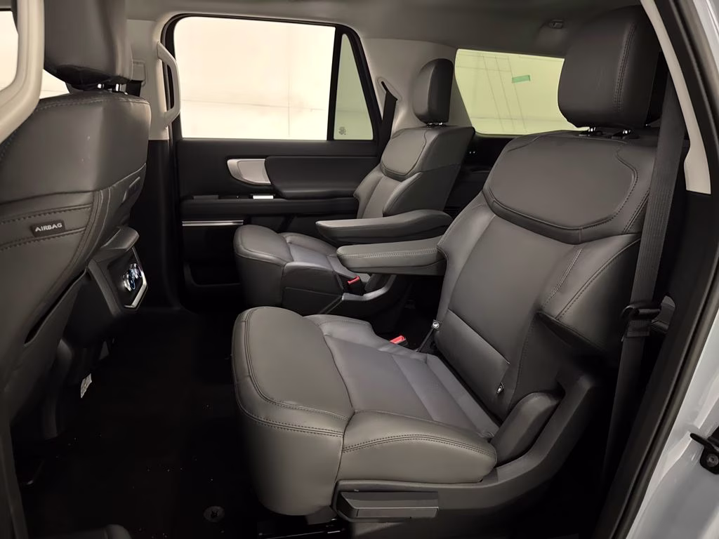 2026 Glacier Gray Metallic Tri-Coat Ford Expedition Max Active RWD SUV