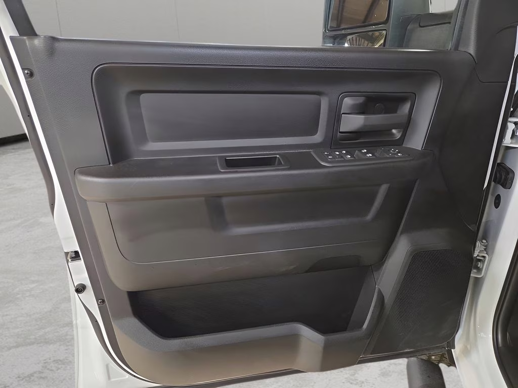 2026 Bright White Clearcoat Ram 2500 Tradesman 4X4 Truck