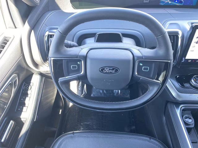 2025 Space Silver Metallic Ford Expedition Platinum 4X4 SUV