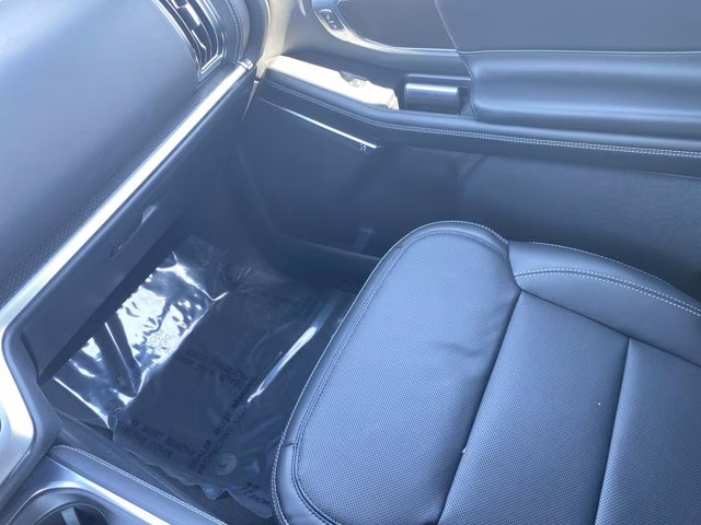 2025 Space Silver Metallic Ford Expedition Platinum 4X4 SUV