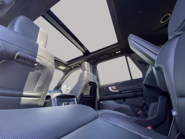2025 Space Silver Metallic Ford Expedition Platinum 4X4 SUV