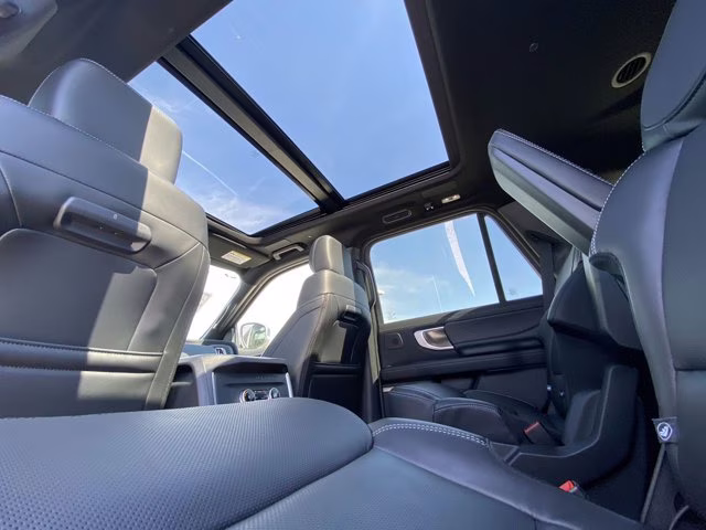 2025 Space Silver Metallic Ford Expedition Platinum 4X4 SUV