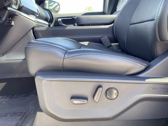 2025 Space Silver Metallic Ford Expedition Platinum 4X4 SUV