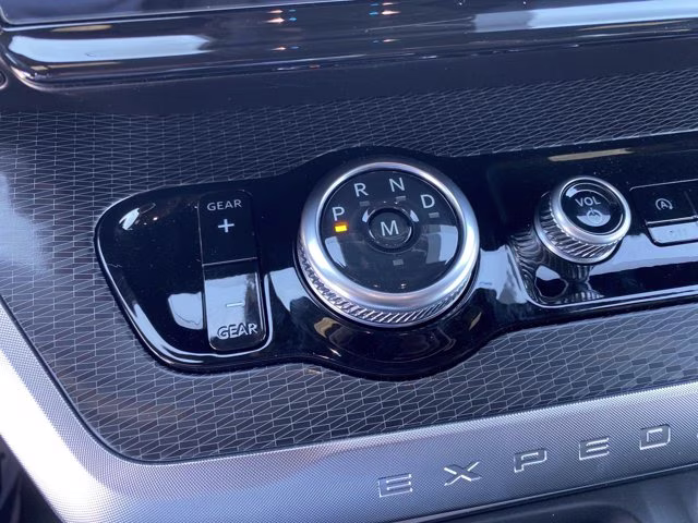 2025 Space Silver Metallic Ford Expedition Platinum 4X4 SUV