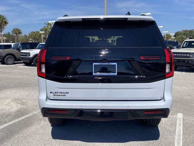 2025 Space Silver Metallic Ford Expedition Platinum 4X4 SUV