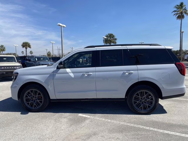2025 Space Silver Metallic Ford Expedition Platinum 4X4 SUV