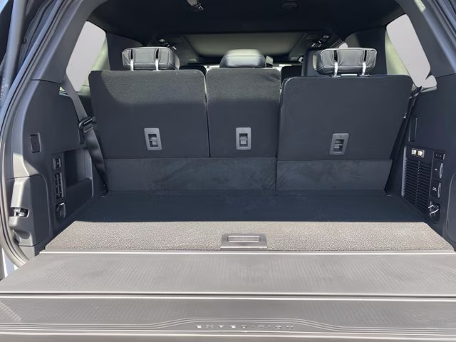 2025 Space Silver Metallic Ford Expedition Platinum 4X4 SUV
