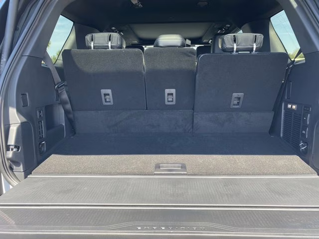 2025 Space Silver Metallic Ford Expedition Platinum 4X4 SUV