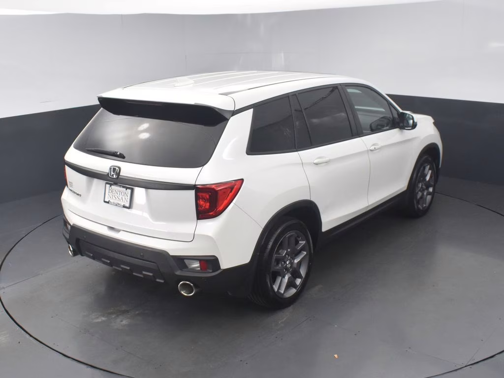 2022 White Honda Passport EX-L FWD SUV