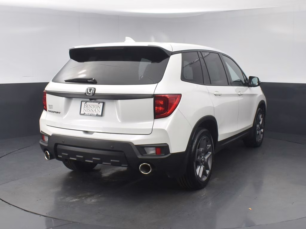 2022 White Honda Passport EX-L FWD SUV