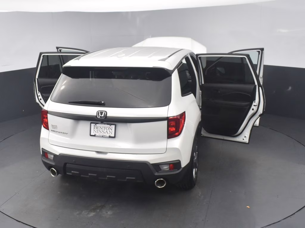 2022 White Honda Passport EX-L FWD SUV