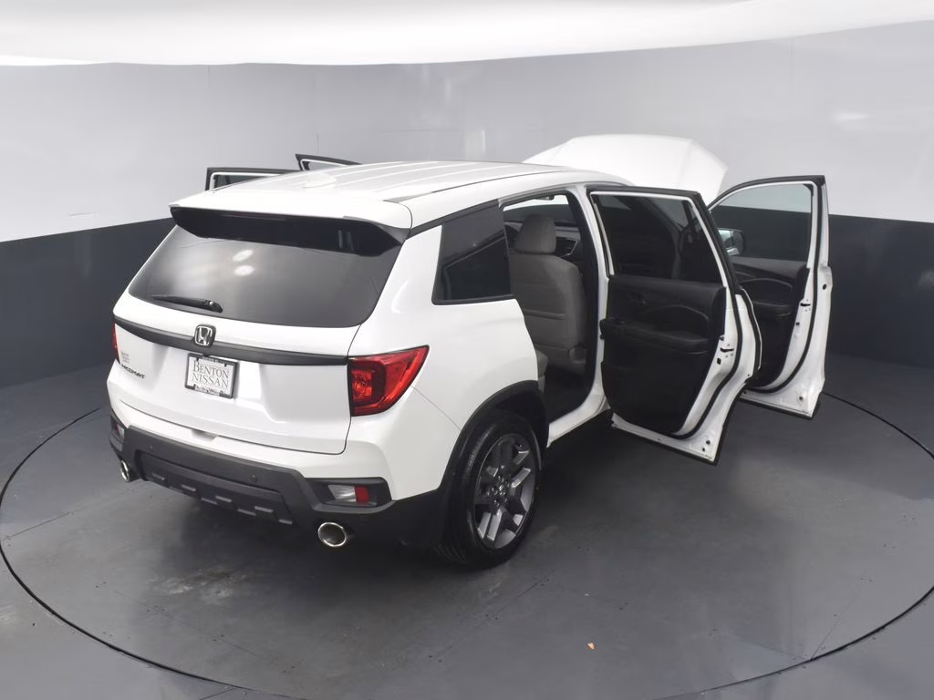 2022 White Honda Passport EX-L FWD SUV