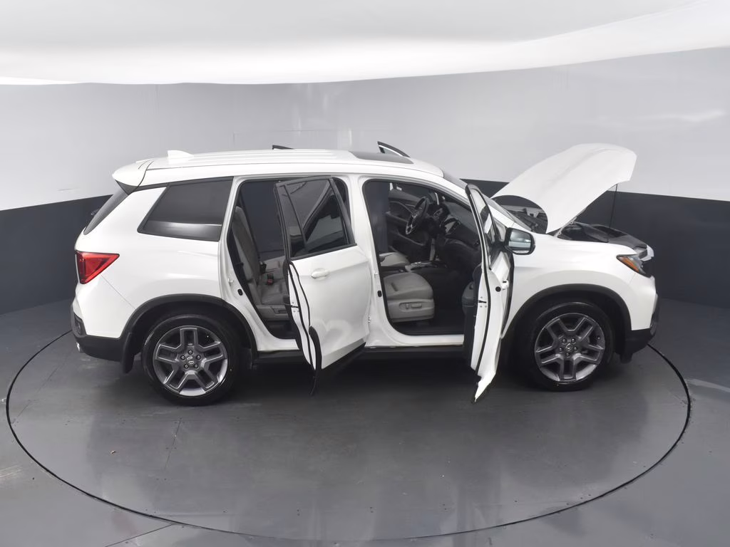 2022 White Honda Passport EX-L FWD SUV