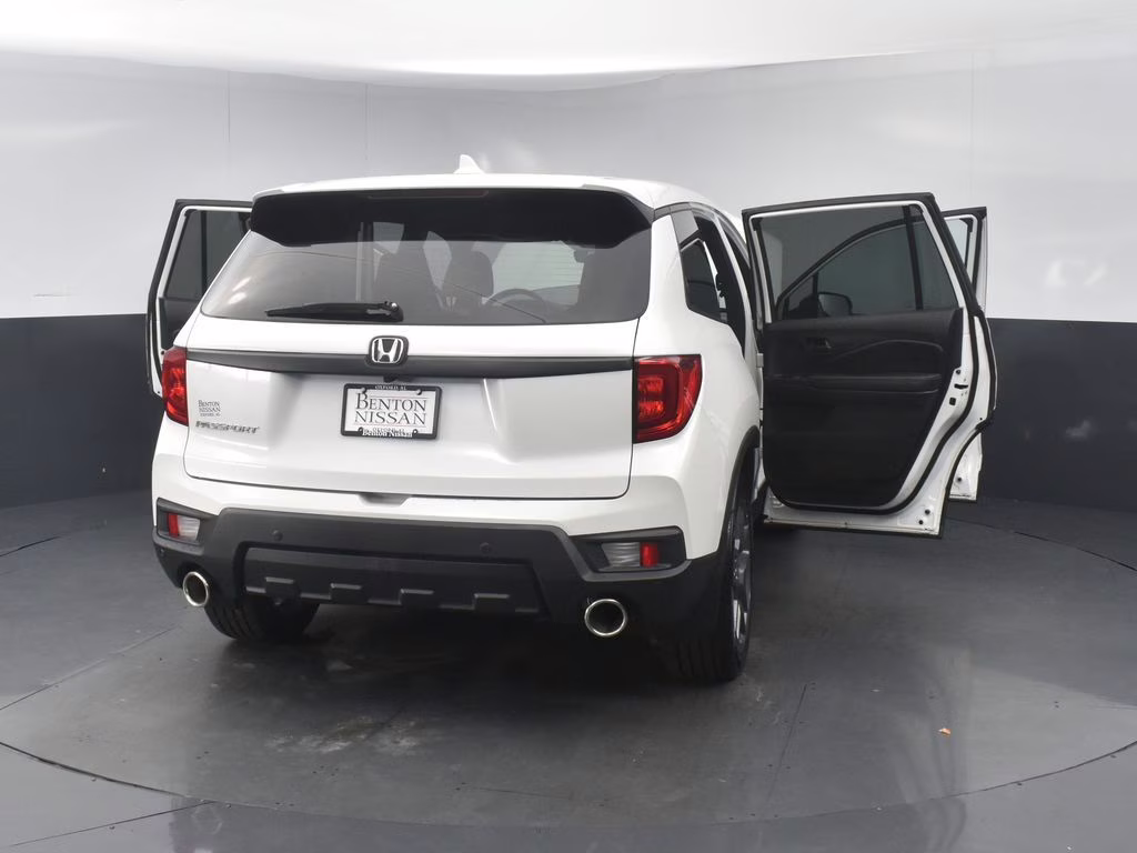 2022 White Honda Passport EX-L FWD SUV