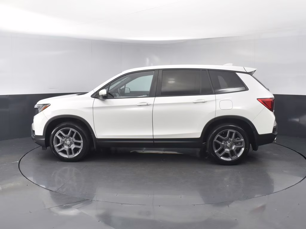 2022 White Honda Passport EX-L FWD SUV